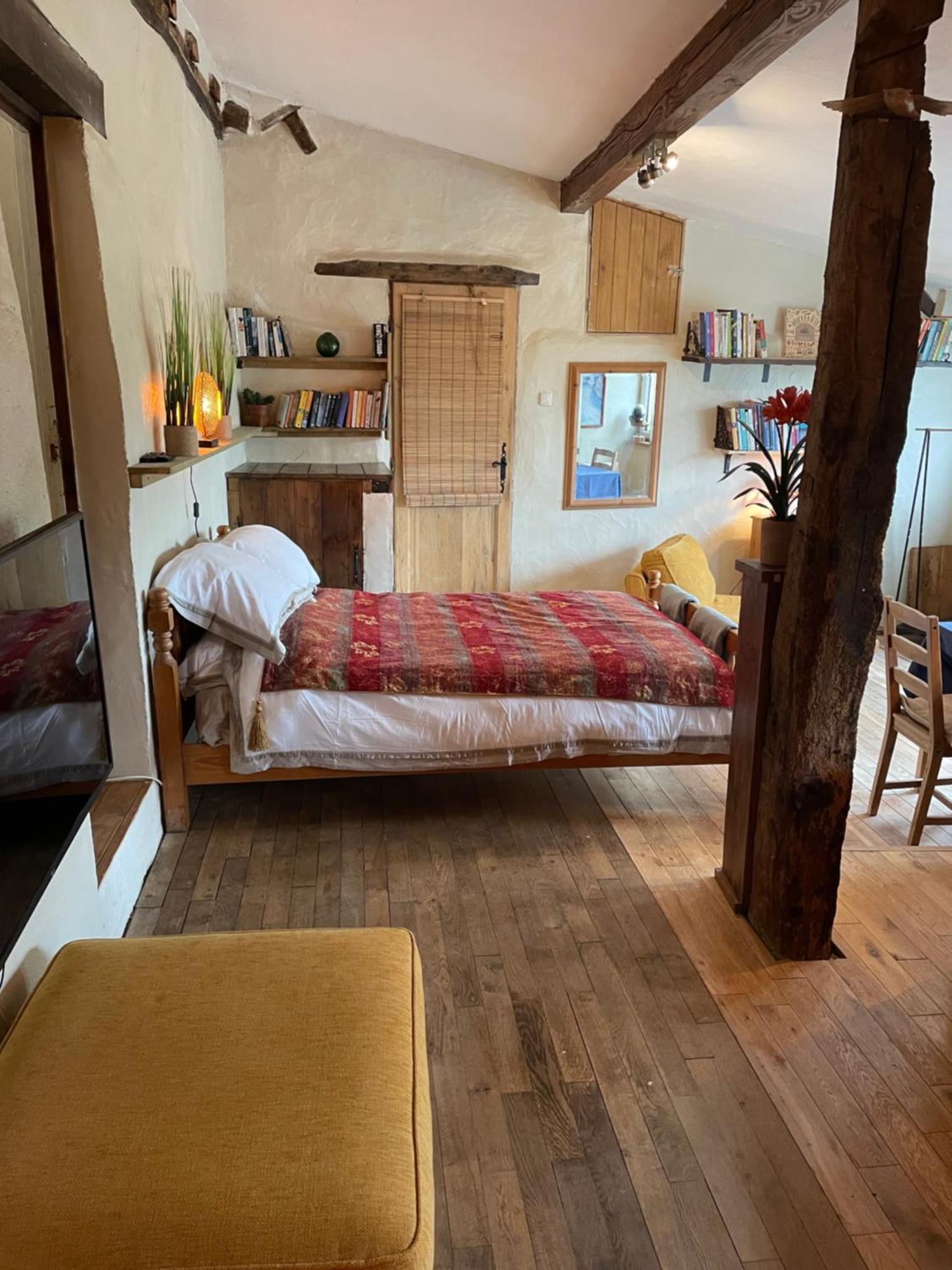 Delightful French Rustic Studio Jumilhac-le-Grand Exterior photo