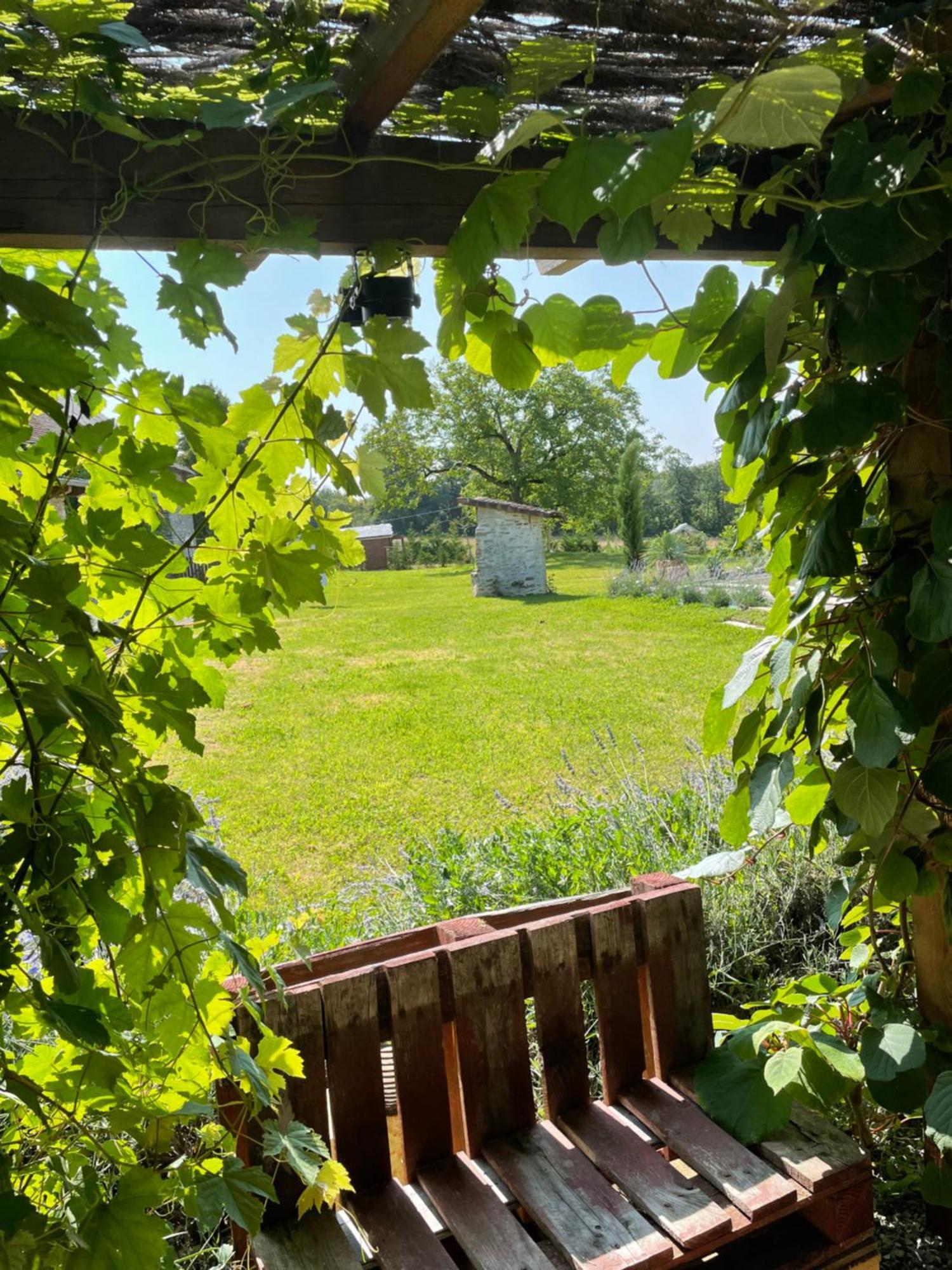 Delightful French Rustic Studio Jumilhac-le-Grand Exterior photo