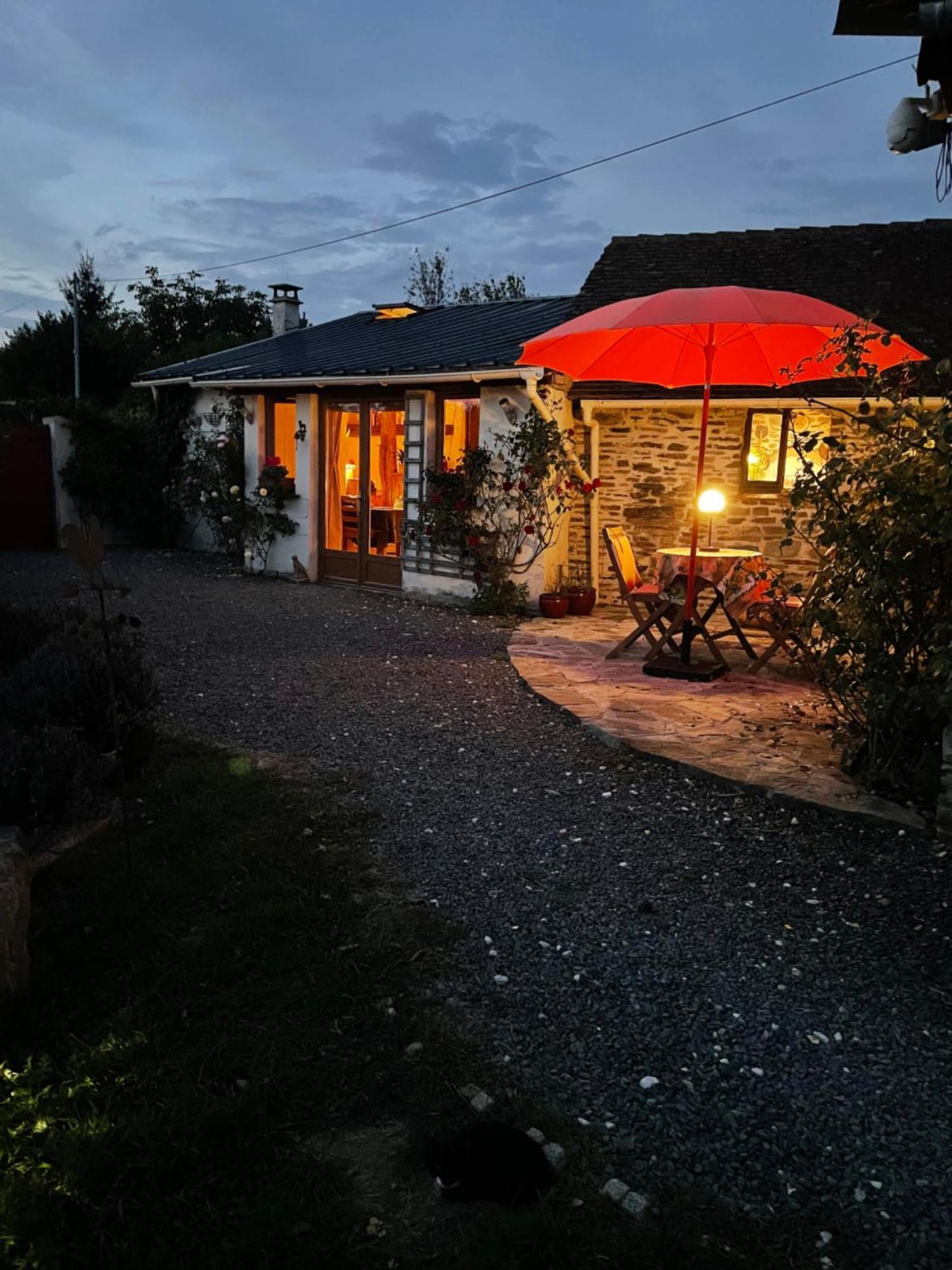 Delightful French Rustic Studio Jumilhac-le-Grand Exterior photo